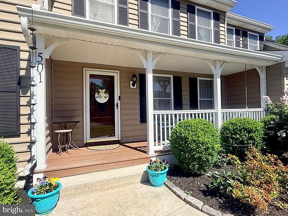 4th image of 501 Stanford Rd