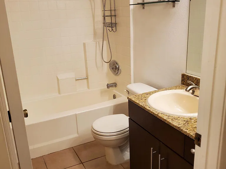 2187 Bluehaven Ct — Photo 23