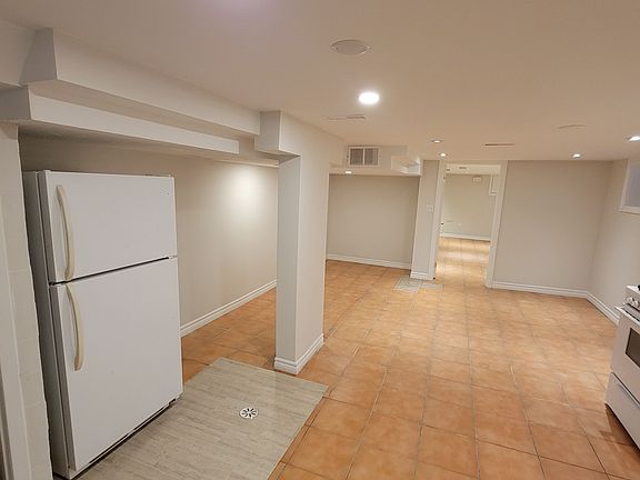 5th image of 190 Lauder Ave #Basement