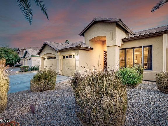 3rd image of 527 W Campo Bello Dr