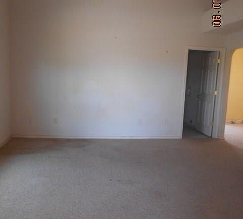 3rd image of 501 Thayer Pease Ave