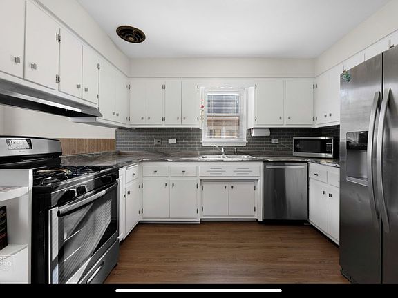 4th image of 9307 S Springfield Ave