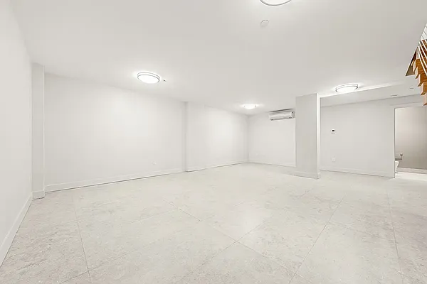 Living room, photo 5