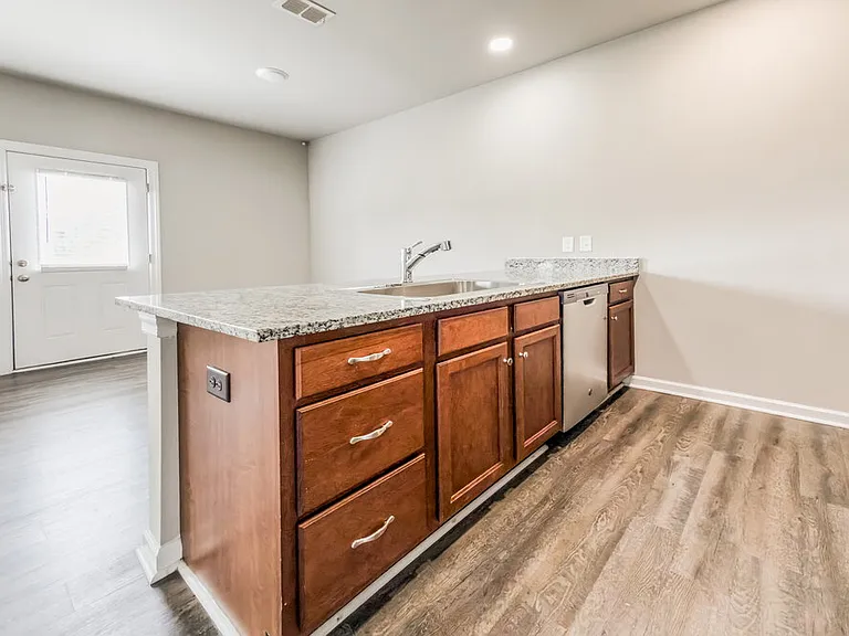 2240 Lismore Dr — Photo 8