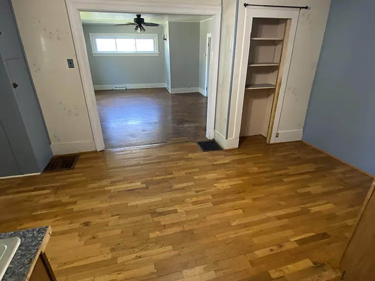 1055 4th Ave — Photo 9