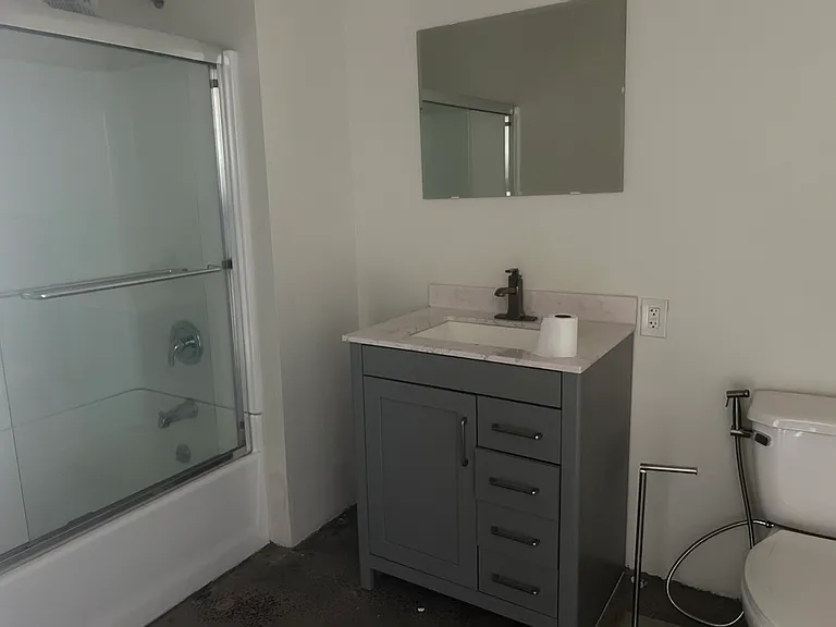2404 Wilshire Blvd #12E — Photo 7