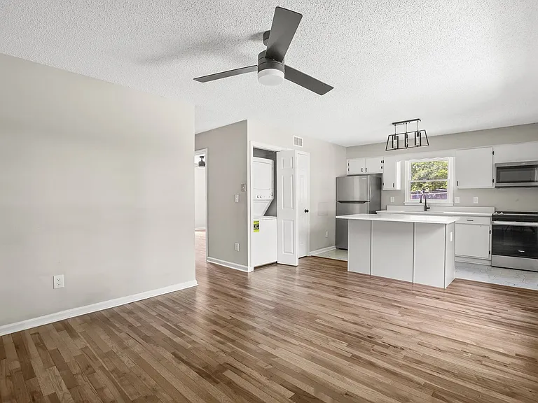 800 Arlington St — Photo 3