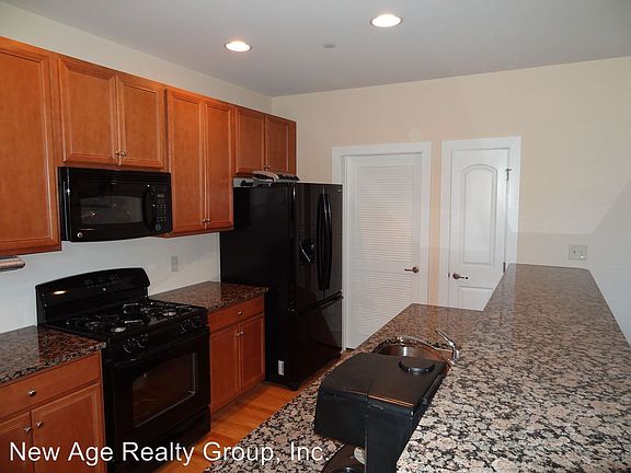 4th image of 4437 Driftwood Dr #109