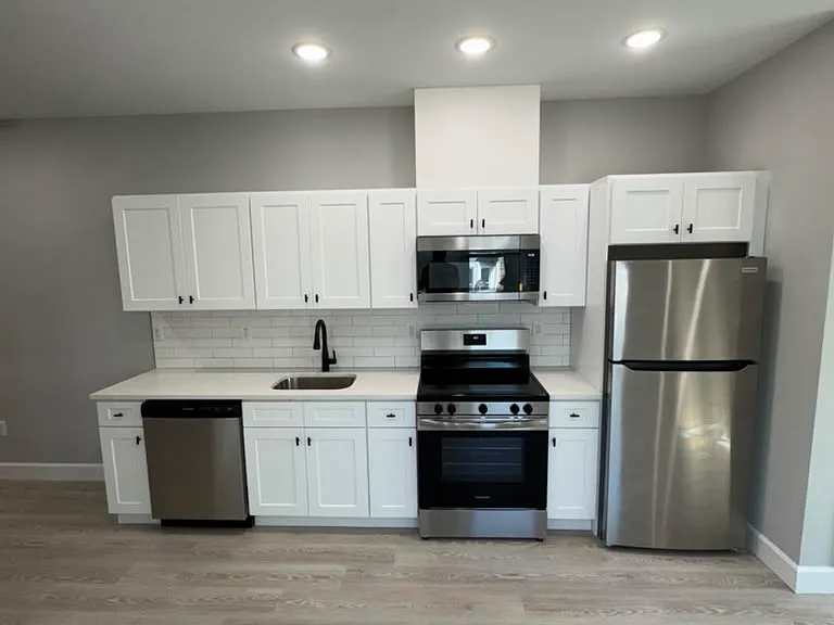 166 Fair St — Photo 2
