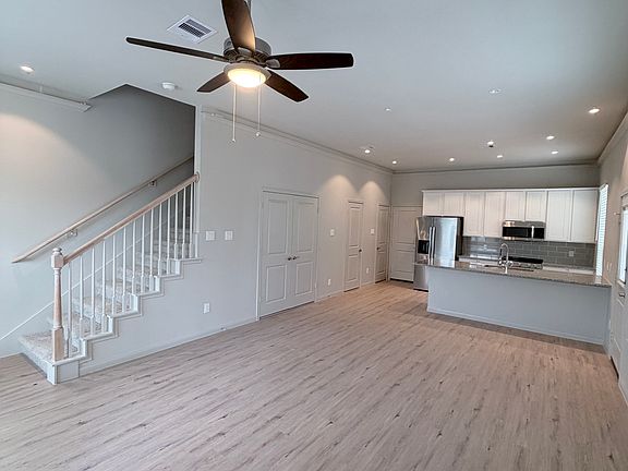 2nd image of 1011 Boxelder Rd