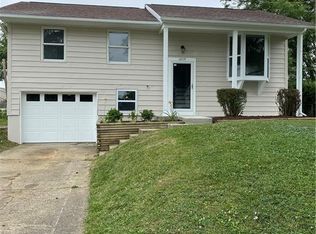1439 Longfellow Dr, Clarksville, IN 47129