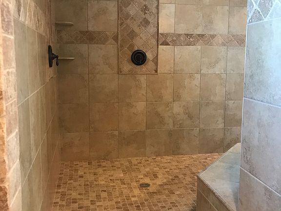5th image of 173 Palomino Ct