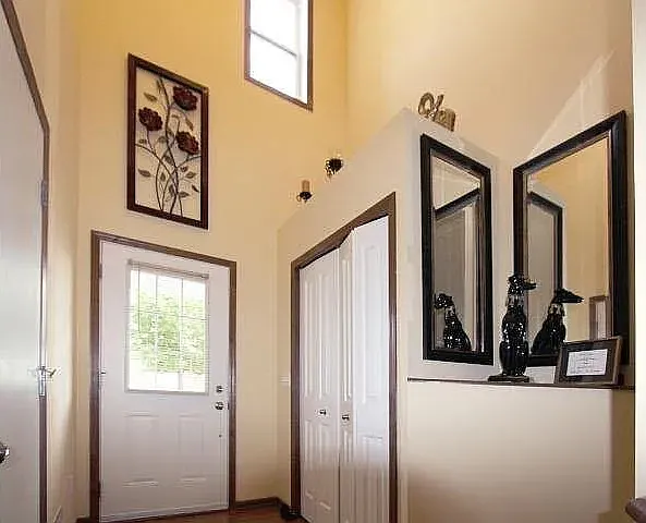 5069 Dunkirk Pl N — Photo 2