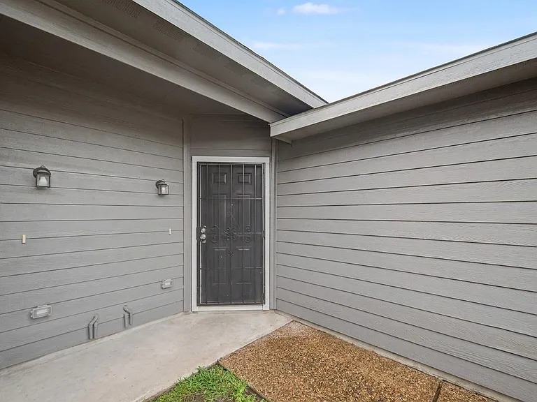 5409 Nielan St #B — Photo 6