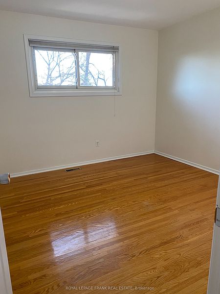 Peterborough House for rent - 3 Bedrooms — photo 16