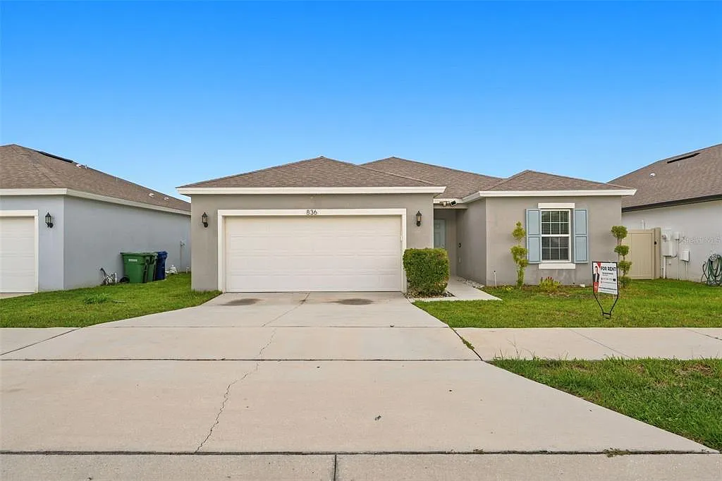 4 bed, 2.0 bath, 1767 sqft, $2,000 — Photo 1