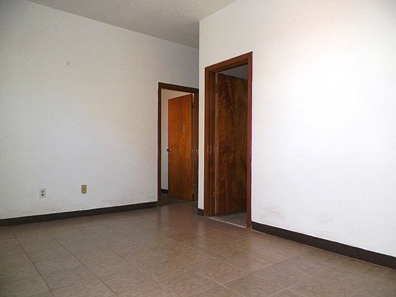 4th image of 80 Summit St APT 4