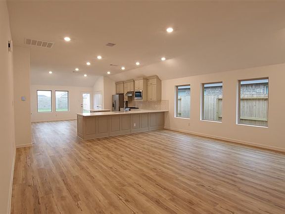 4th image of 2511 Chestnut Oak Cir