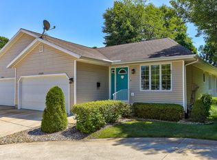 17101 Grandview Dr, Spring Lake, MI 49456