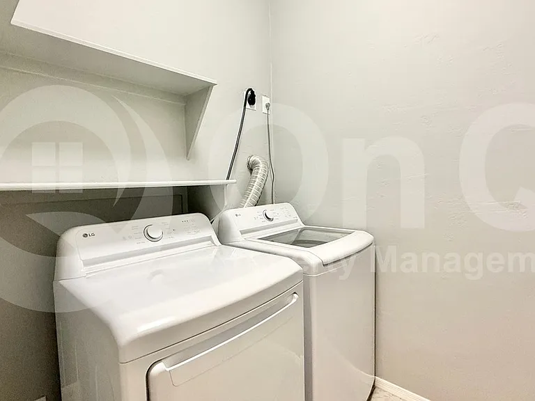 10204 W Lawrence Ln — Photo 26