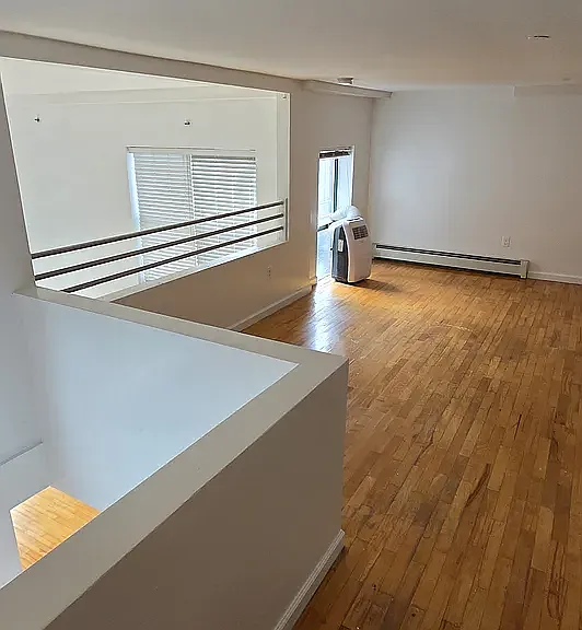 71 Scholes St #4A — Photo 5