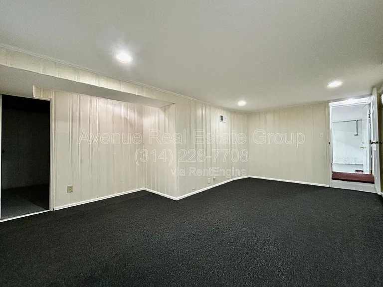 7105 Circleview Dr — Photo 13