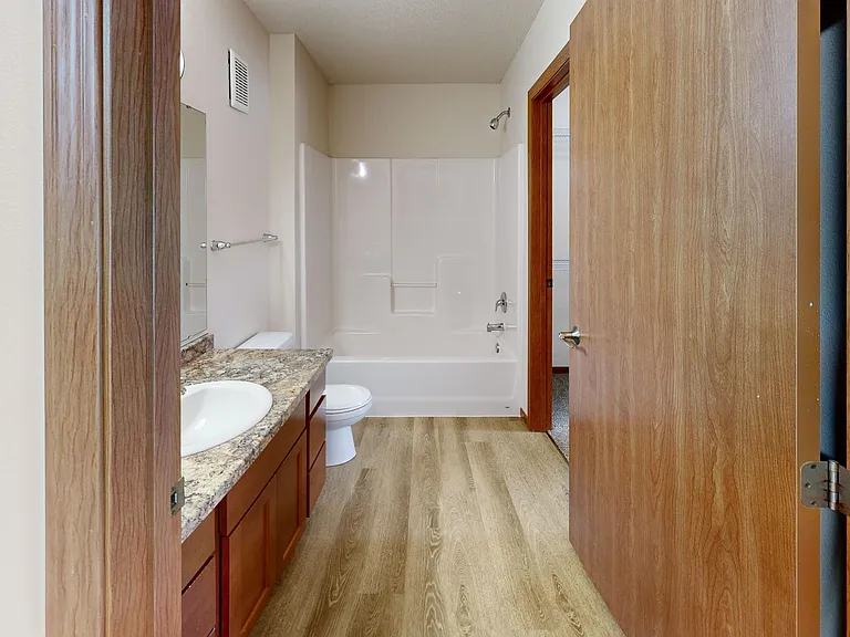 Southport Heights Apartments — Photo 12