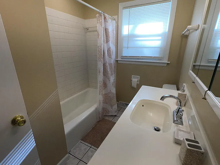 5830 Perry Ln — Photo 54