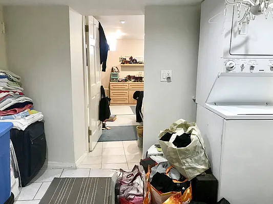 Rented by Voro, LLC | media 8