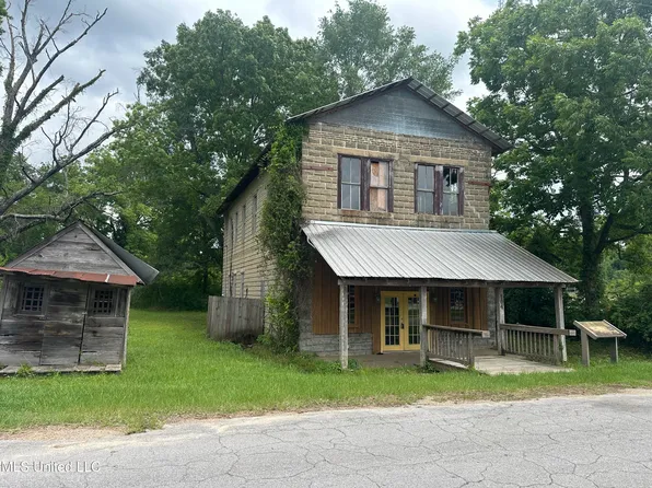 104 Railroad Ln, Pinola, MS 39149