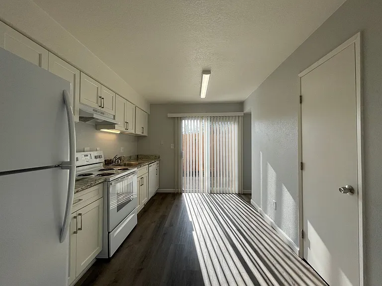 764 E Swain Road — Photo 9