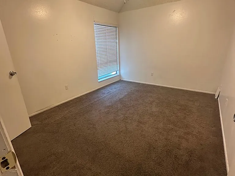 4801 Belle Ter #H — Photo 4