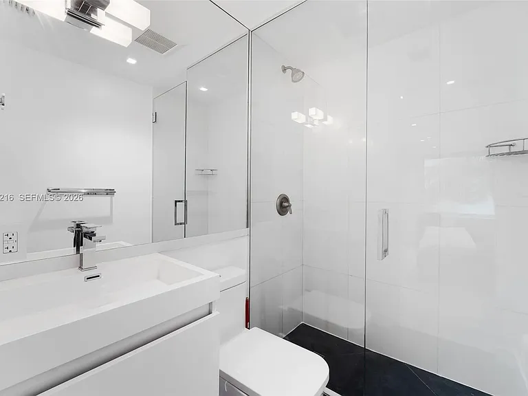1460 Ocean Dr #307 — Photo 6