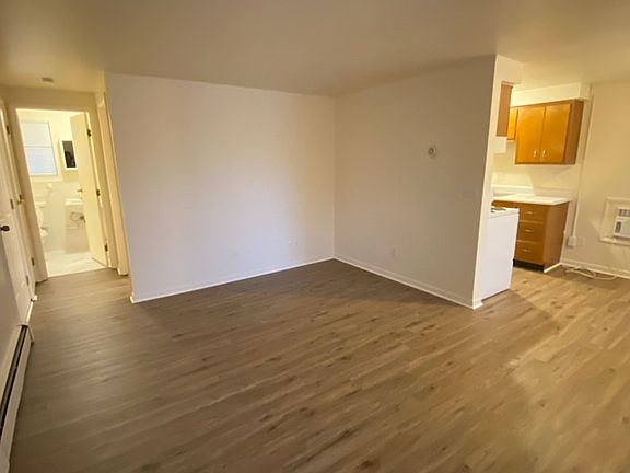 3rd image of 841 Continental Ct #4