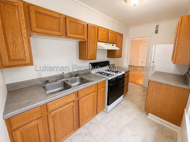 301 Douglas Ave #4 — Photo 6