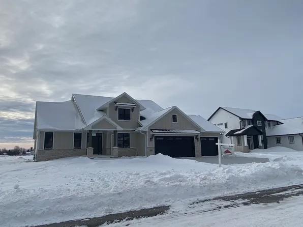 2421 Riddle Ct, De Pere, WI 54115