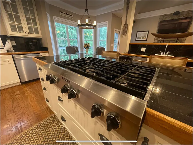210 Brooks Dr — Photo 18