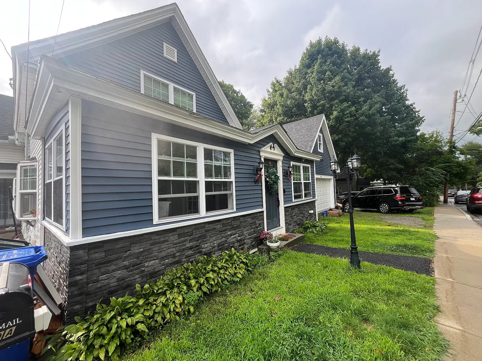 4 bed, 2515 sqft, $4,500 — Photo 2