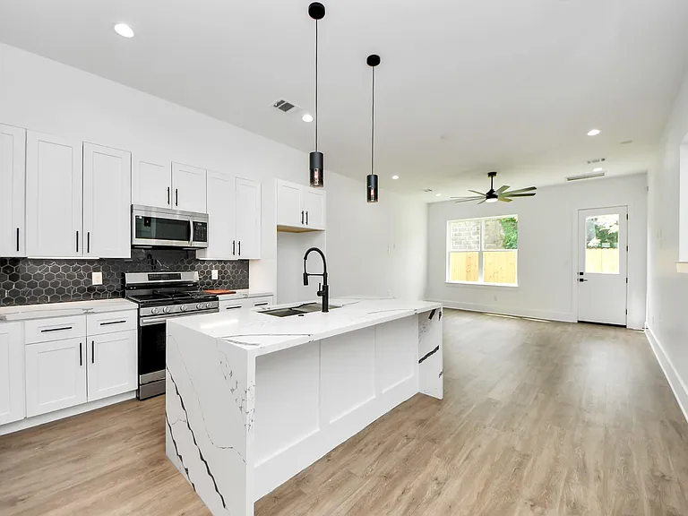 5029 Broom St #B — Photo 3