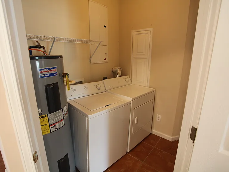 348 Jack Hampton Dr — Photo 6
