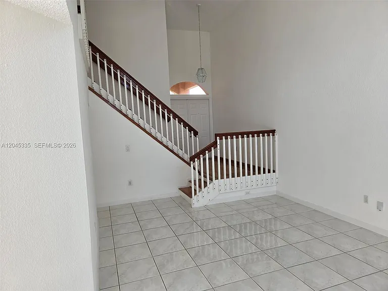 9921 NW 31st St — Photo 2