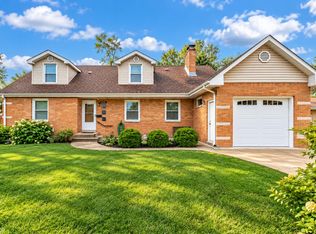 8336 Schreiber Dr, Munster, IN 46321