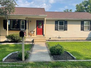 201 Windward Ave, Beachwood, NJ 08722