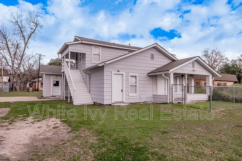 1 bed, 1.0 bath, $775 — Photo 2