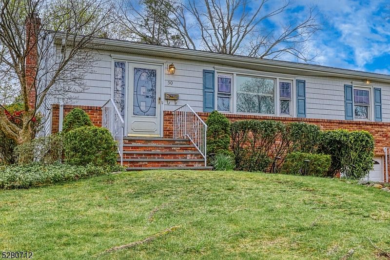 1st image of 50 Laurel Pl