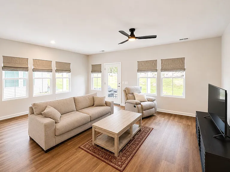 256 Agrarian Ave — Photo 3