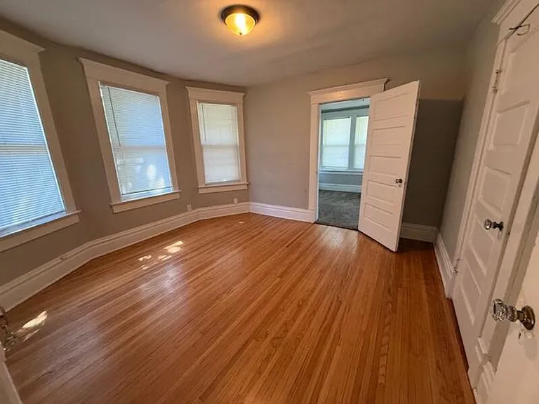 1600 W Callender Ave — Photo 13