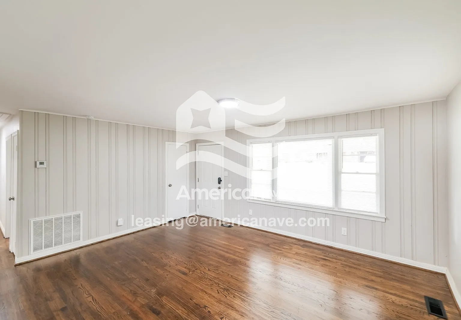 3 bed, 1.0 bath, 1144 sqft, $1,145 — Photo 3