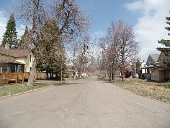 4th image of 1126 12th Ave E