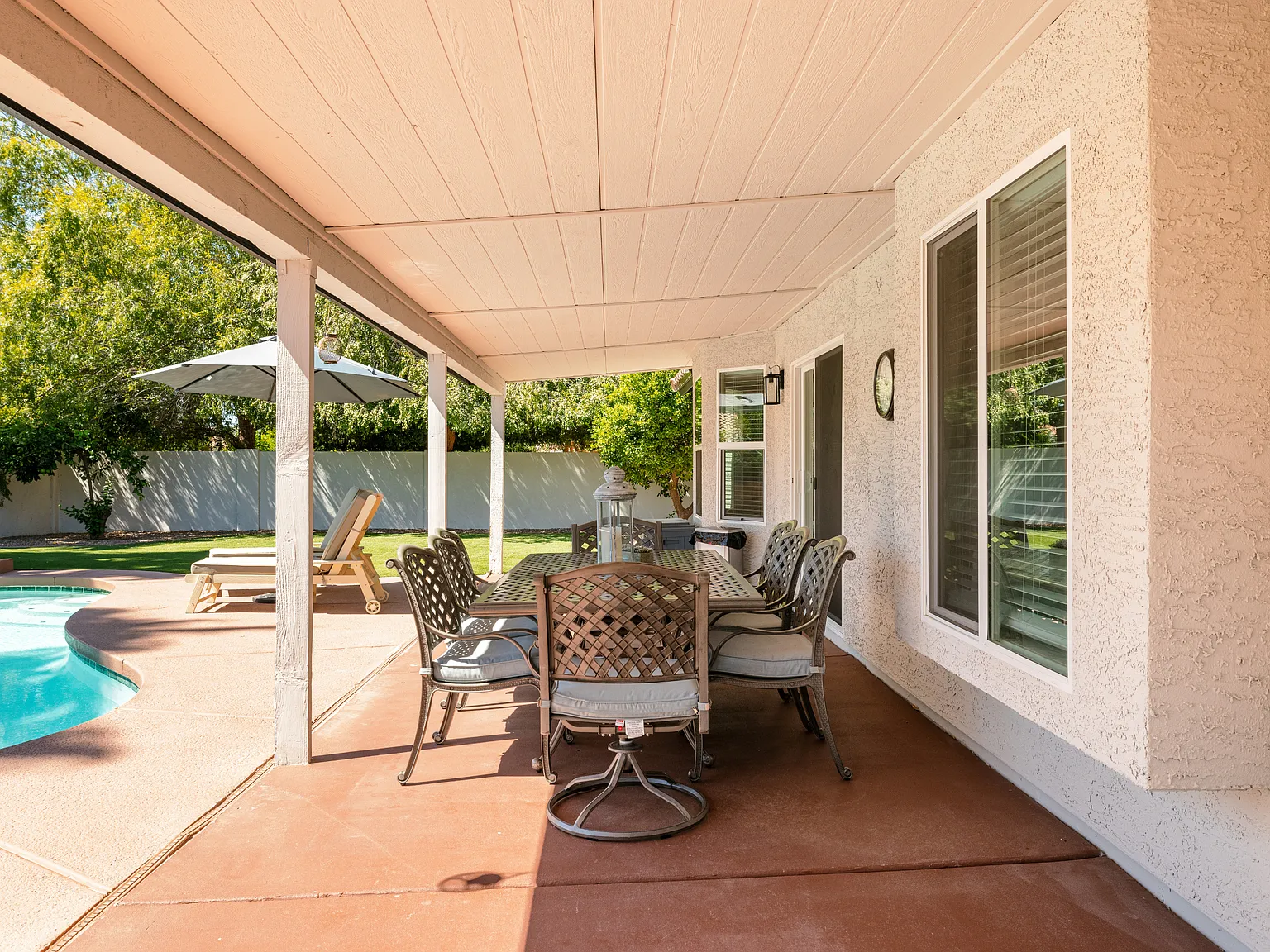 4 bed, 2.5 bath, 2328 sqft, $6,000 — Photo 3